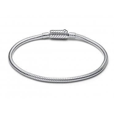 Easy-Close Magnetic Clasp Snake Chain Bracelet